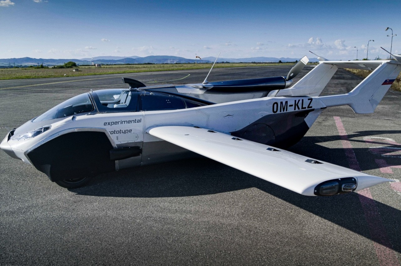 AirCar di Klein Vision, auto volante a motore Bmw