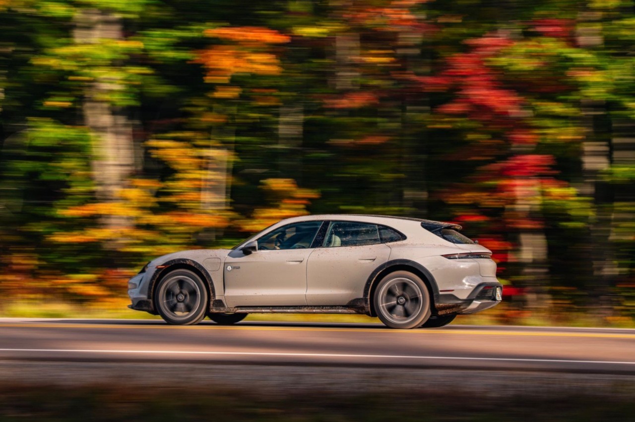 Porsche Taycan Cross Turismo: Guinness World Record di percorrenza negli USA