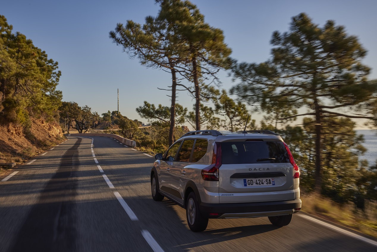 Dacia Jogger: nuove immagini