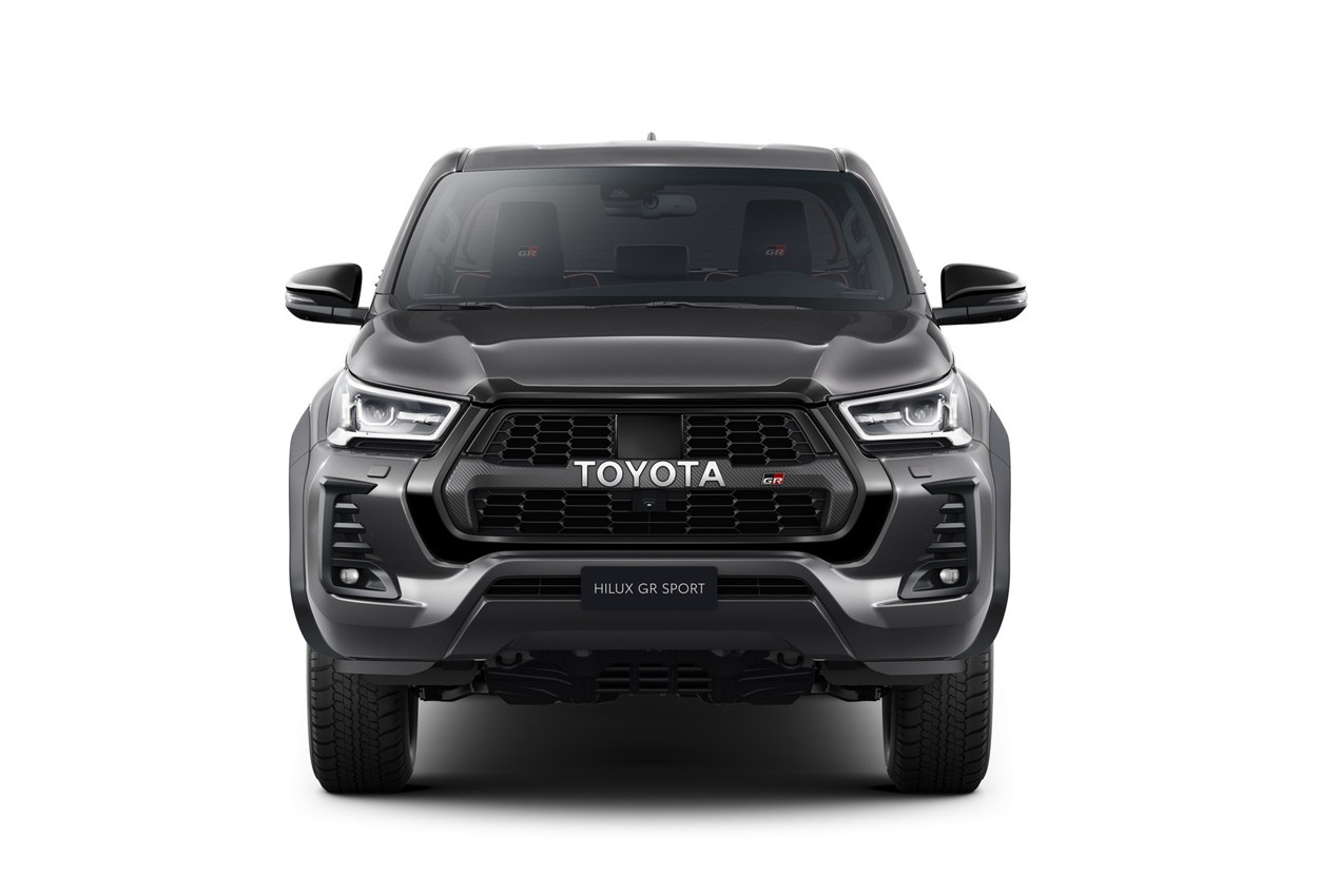 Toyota Hilux GR Sport: le immagini ufficiali