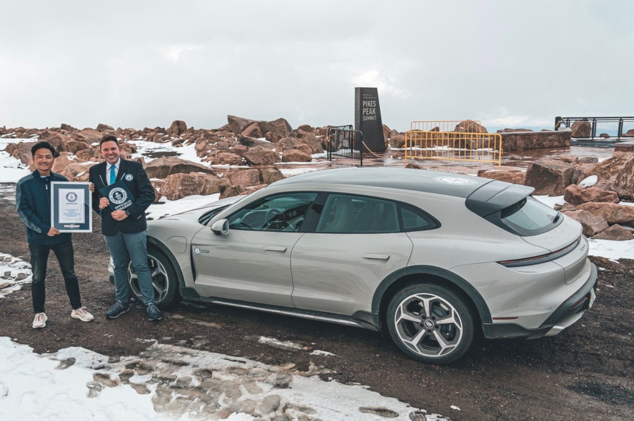 Porsche Taycan Cross Turismo: Guinness World Record di percorrenza negli USA