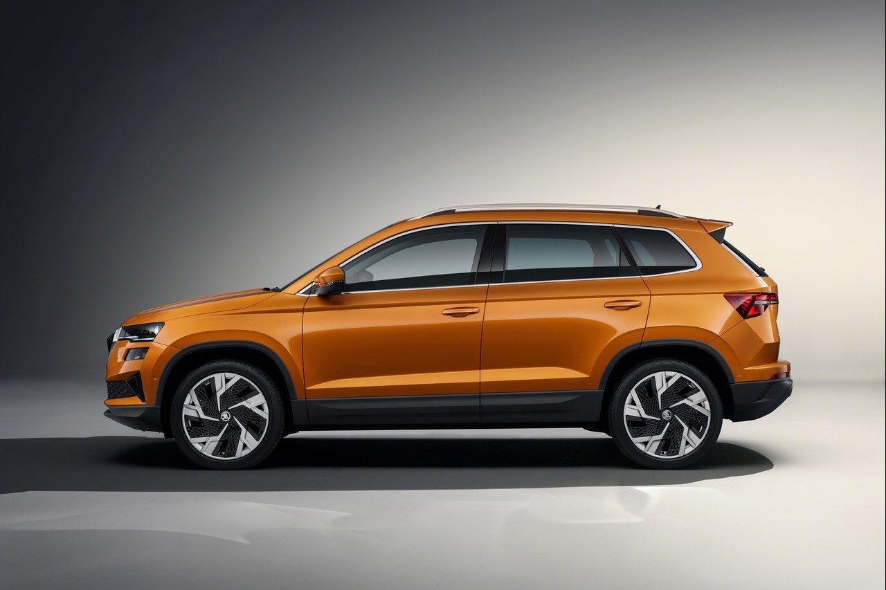 Skoda Karoq 2022: nuove immagini ufficiali