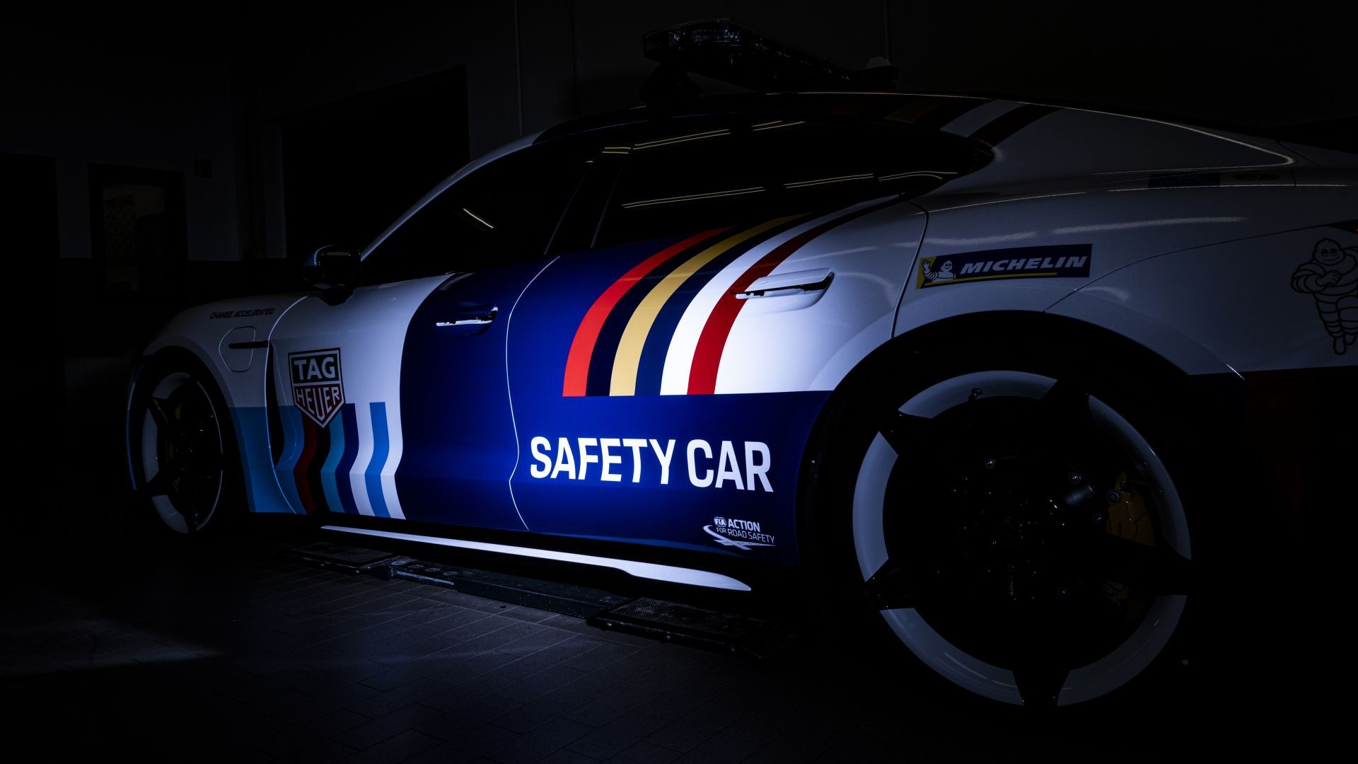 Porsche: la Taycan Turbo S è la nuova safety car in Formula E