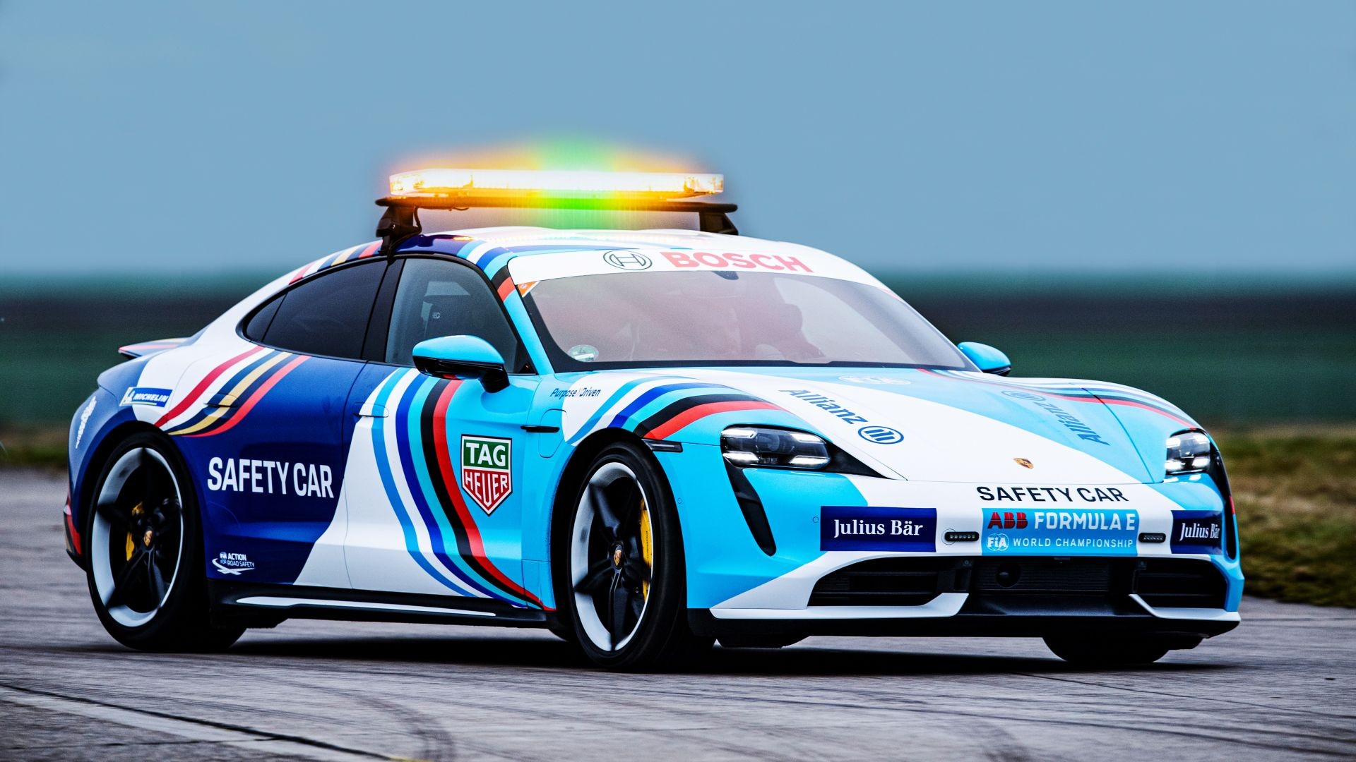 Porsche: la Taycan Turbo S è la nuova safety car in Formula E