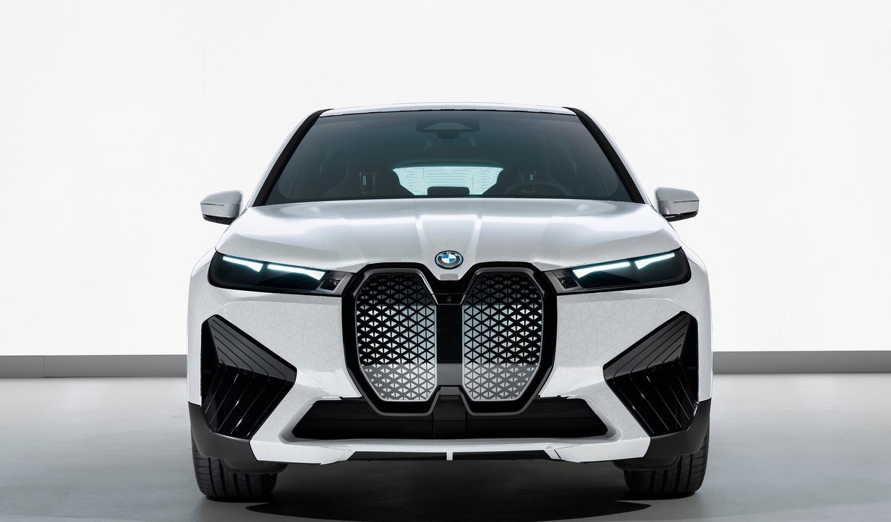 BMW iX Flow Concept: le immagini ufficiali