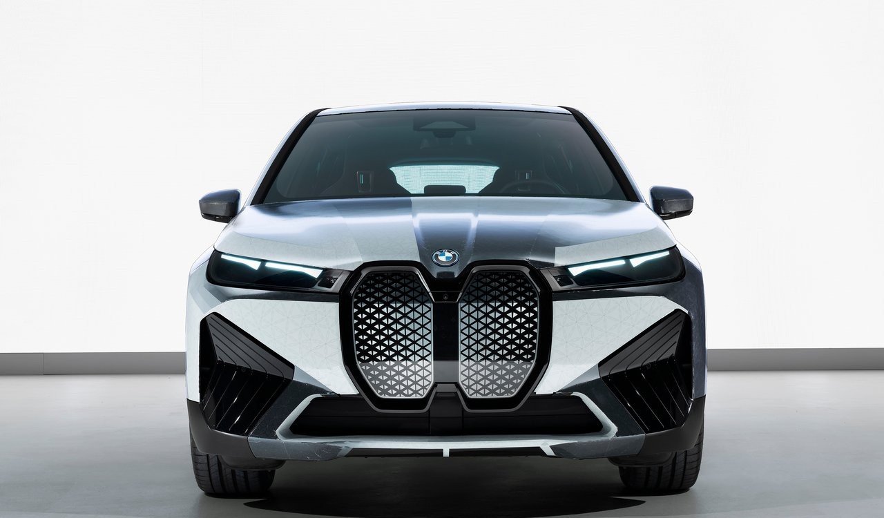 BMW iX Flow Concept: le immagini ufficiali