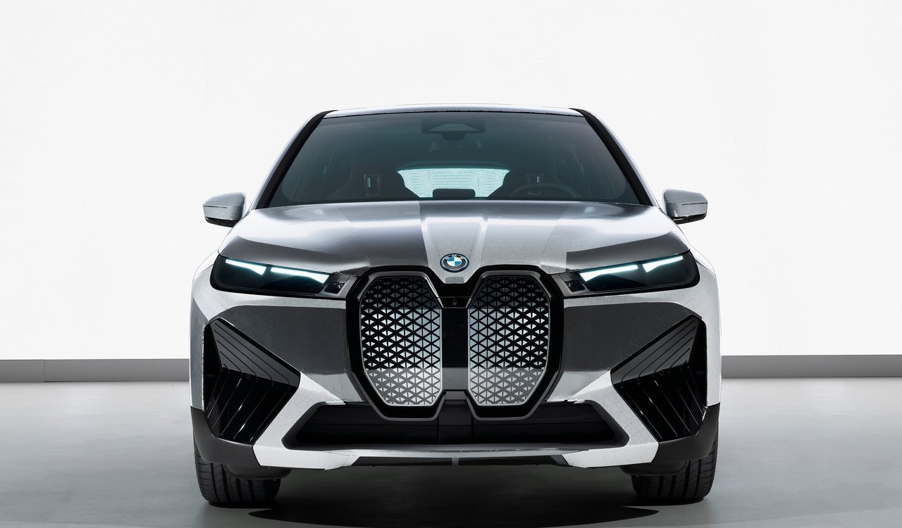 BMW iX Flow Concept: le immagini ufficiali