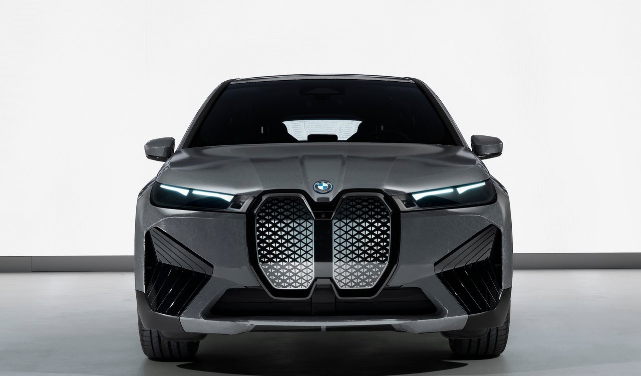 BMW iX Flow Concept: le immagini ufficiali