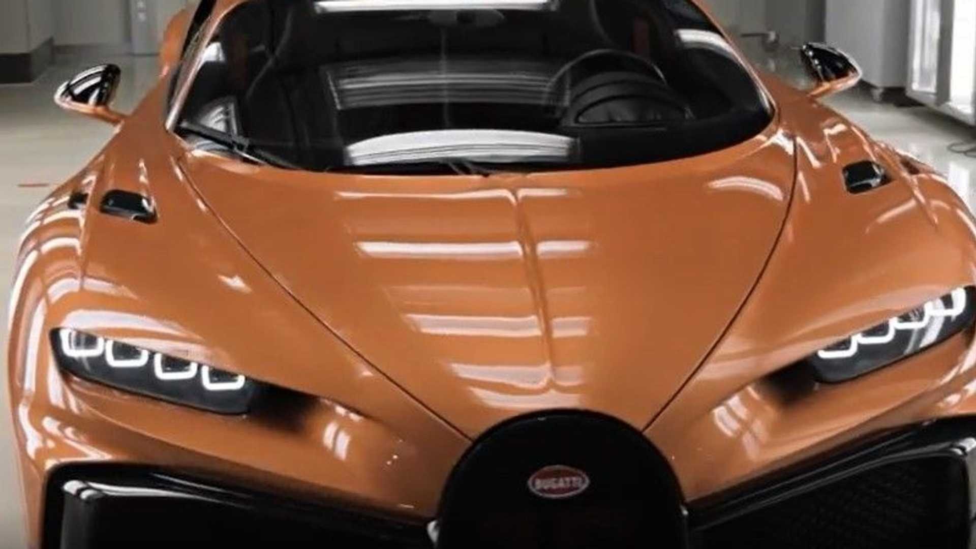 Bugatti Chiron Pur Sport amaranto: le immagini