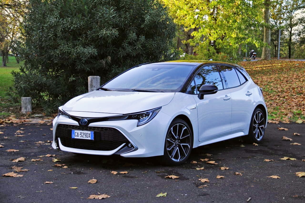 Toyota Corolla Hybrid 2021: prova su strada