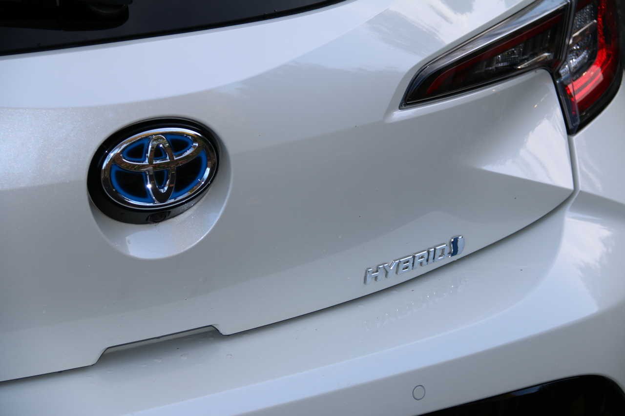 Toyota Corolla Hybrid 2021: prova su strada