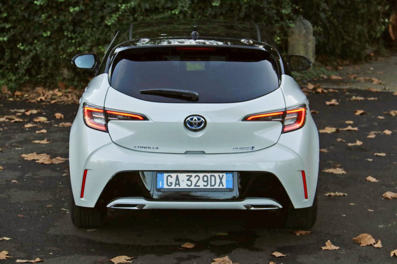 Toyota Corolla Hybrid 2021: prova su strada