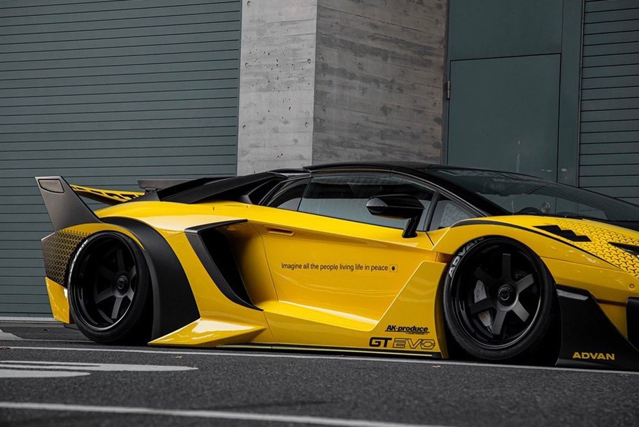 Lamborghini Aventador by Liberty Walk