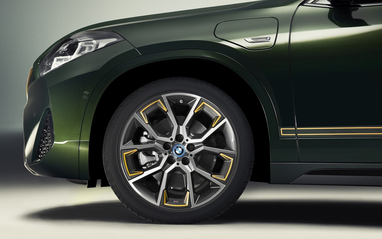 BMW X2 Edition GoldPlay: le immagini ufficiali