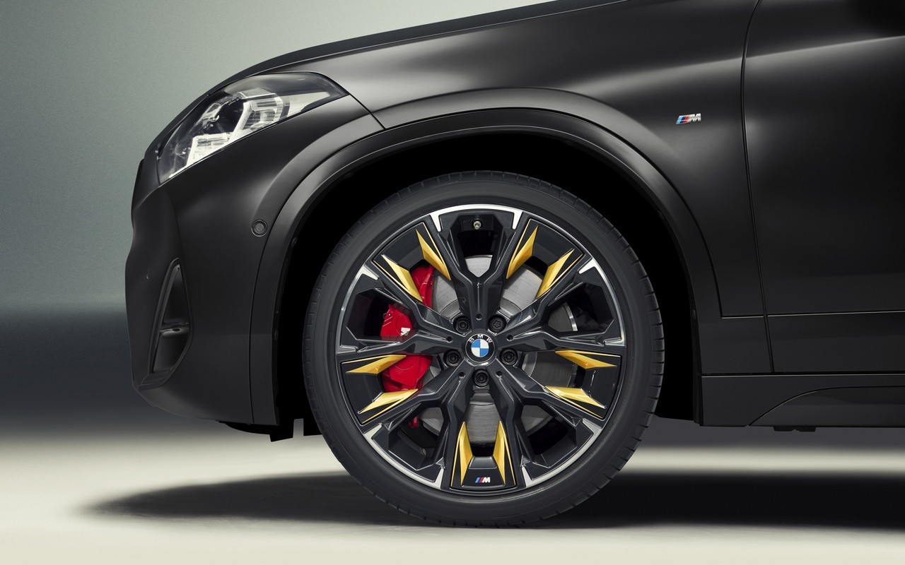 BMW X2 Edition GoldPlay: le immagini ufficiali