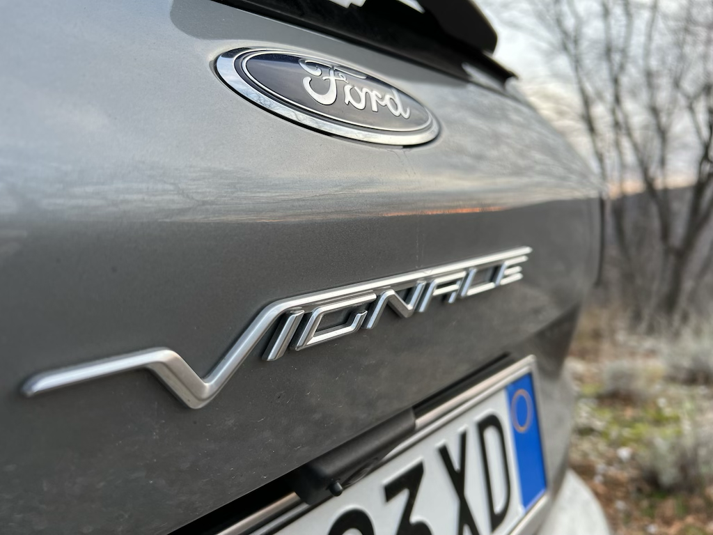 Ford Kuga full hybrid e plug-in hybrid: prova su strada