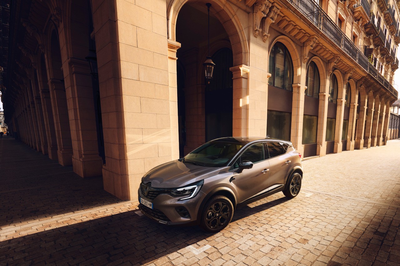 Renault Captur Rive Gauche 2022: immagini ufficiali