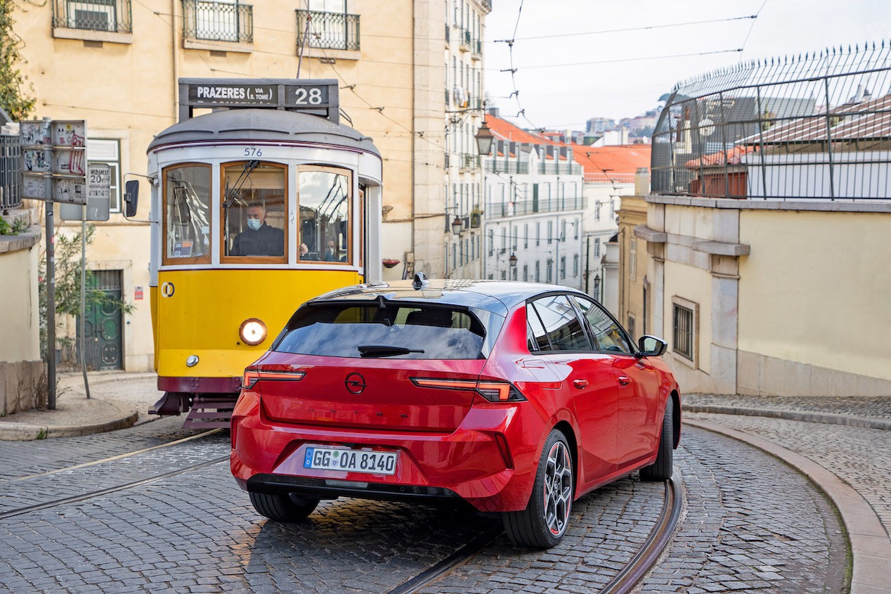 Opel Astra 2022: primo contatto con la nuova compatta del Fulmine