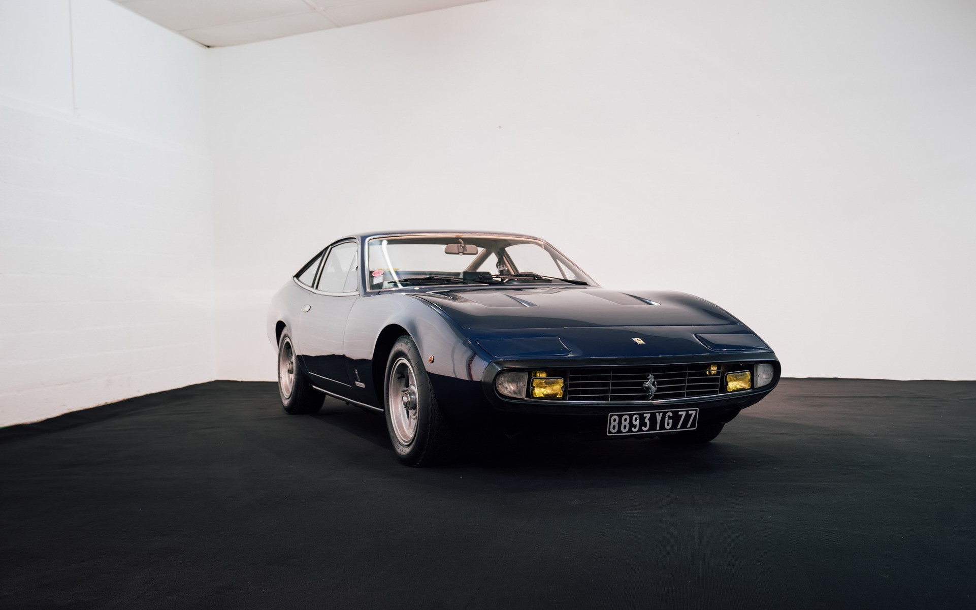 Una Ferrari 365 GTC/4 in vendita all'asta: le immagini ufficiali