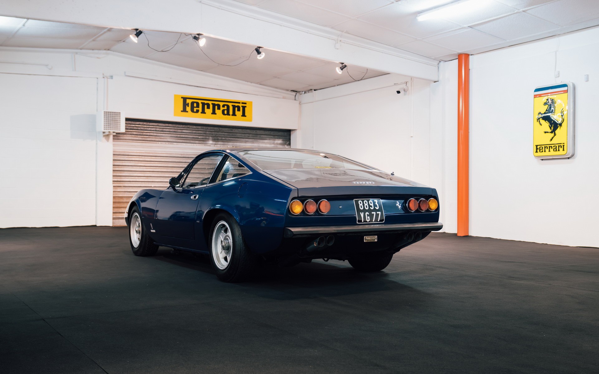 Una Ferrari 365 GTC/4 in vendita all'asta: le immagini ufficiali