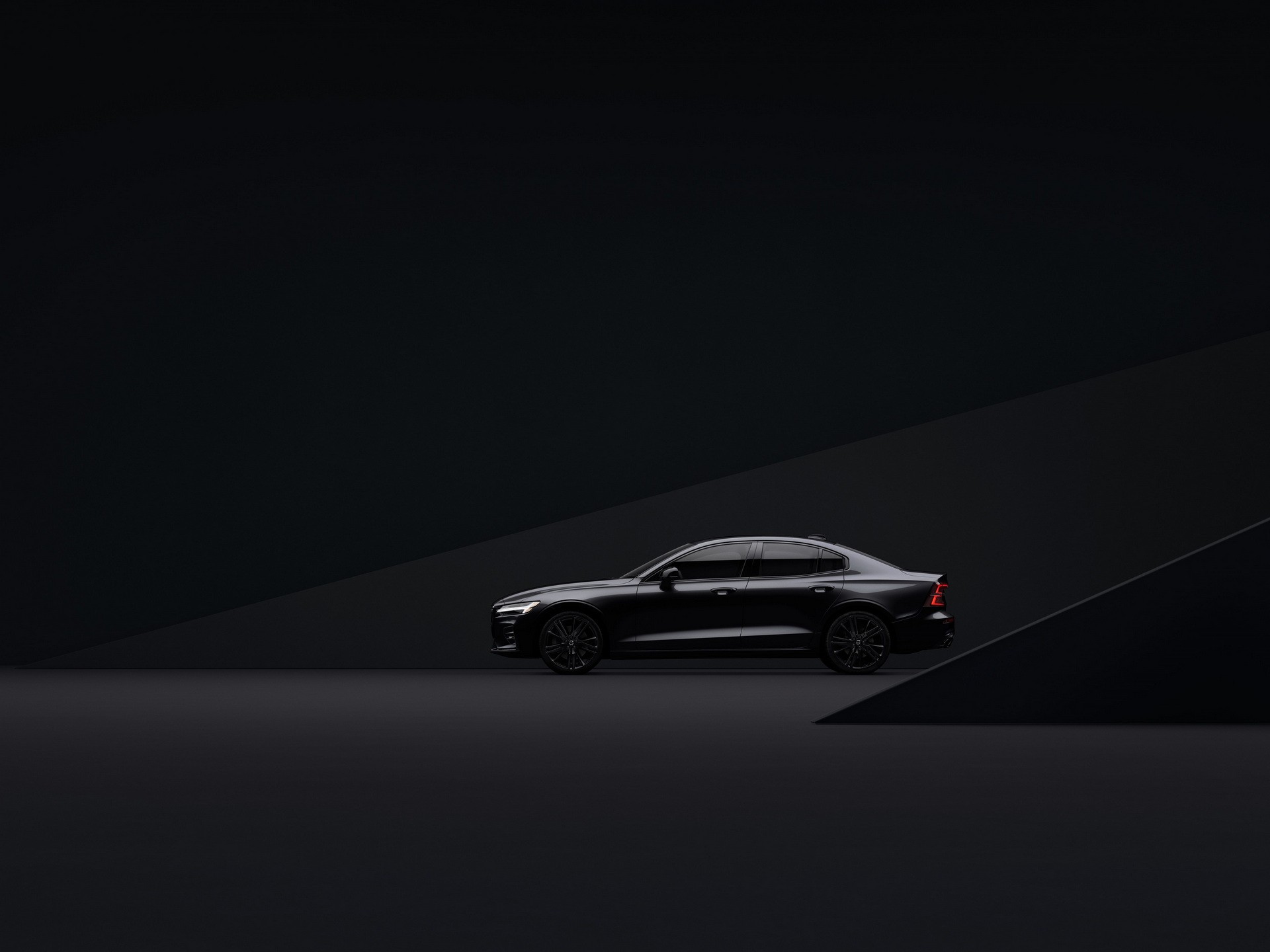 Volvo S60 Black Edition: le immagini ufficiali