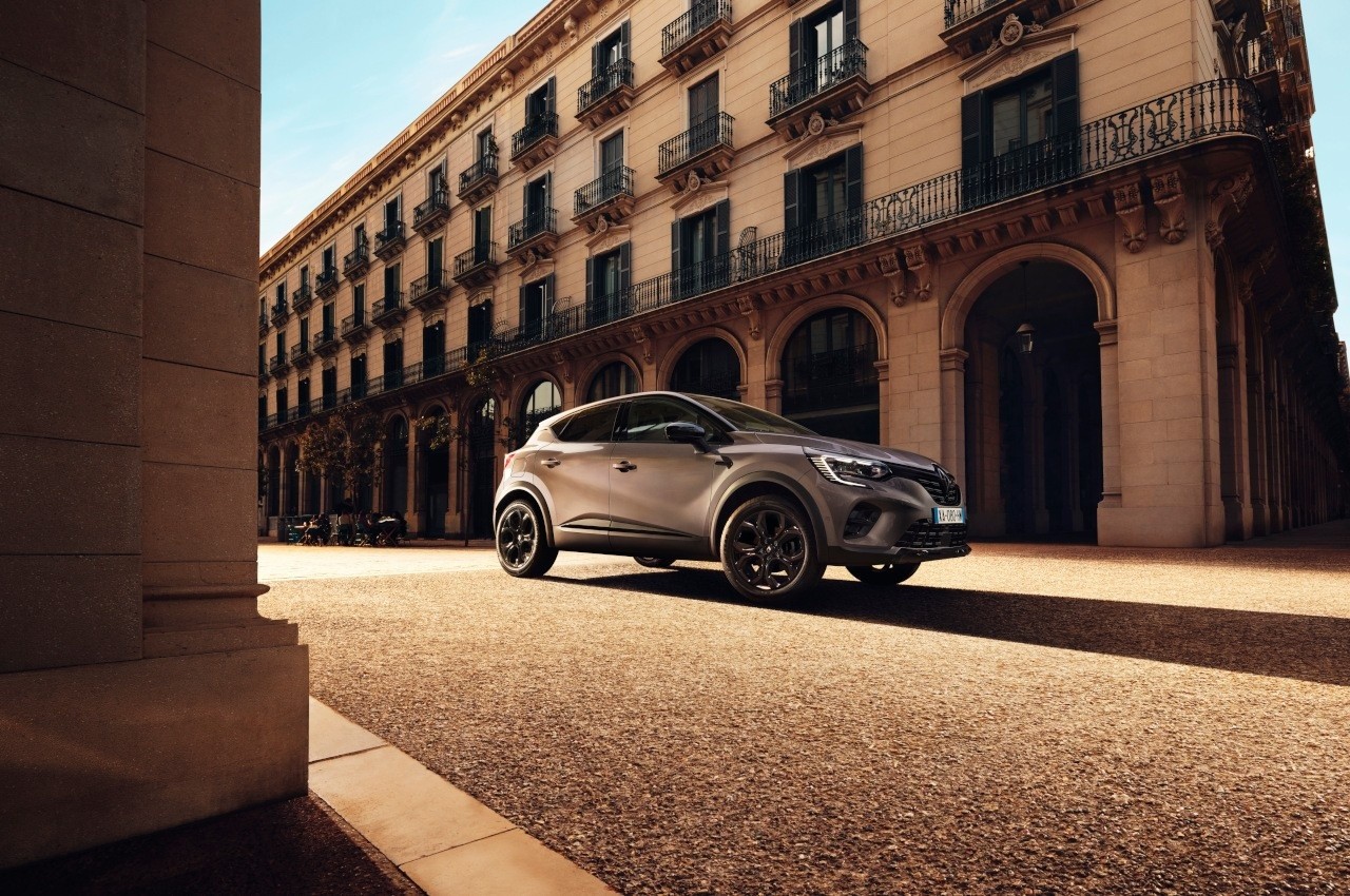 Renault Captur Rive Gauche 2022: immagini ufficiali