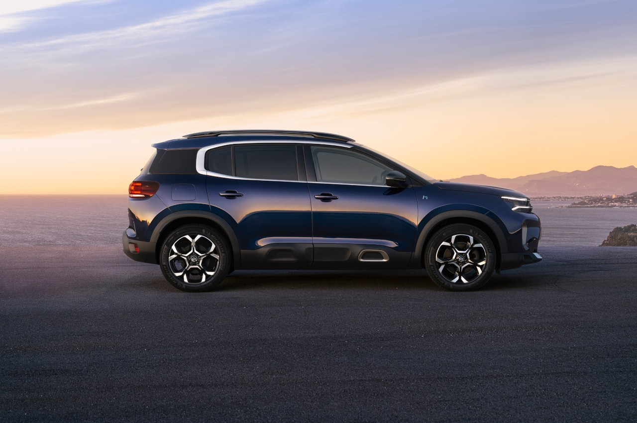 Citroen C5 Aircross 2022: nuove immagini ufficiali