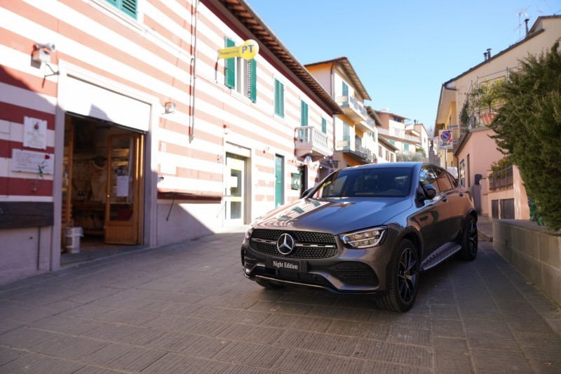 Mercedes GLC Night Edition Plus: le immagini ufficiali