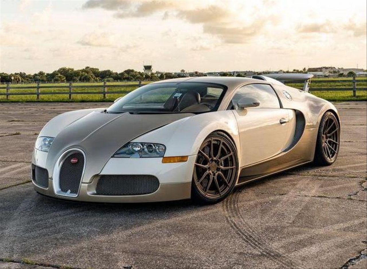 Bugatti Veyron: le immagini