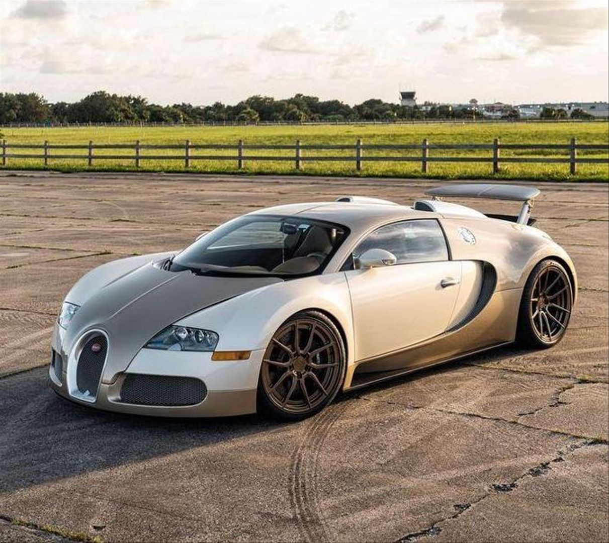 Bugatti Veyron: le immagini