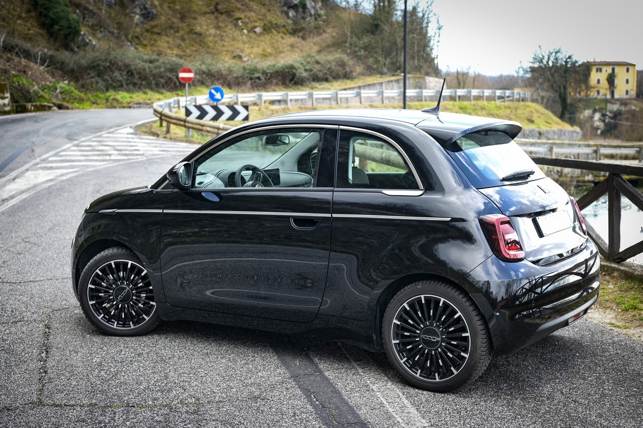 Fiat 500e Icon: la prova su strada