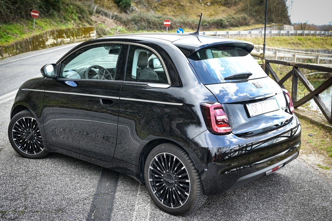 Fiat 500e Icon: la prova su strada