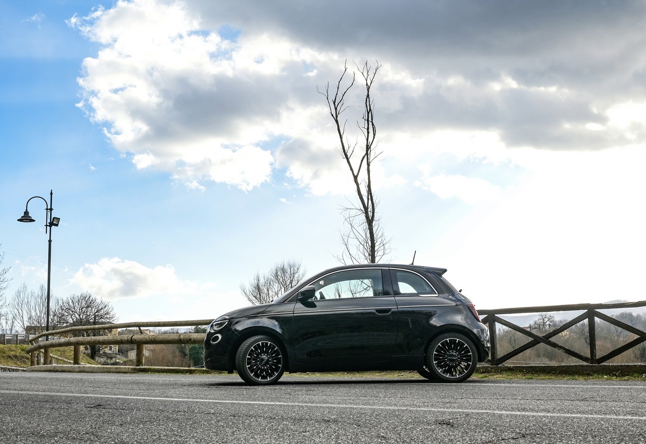 Fiat 500e Icon: la prova su strada