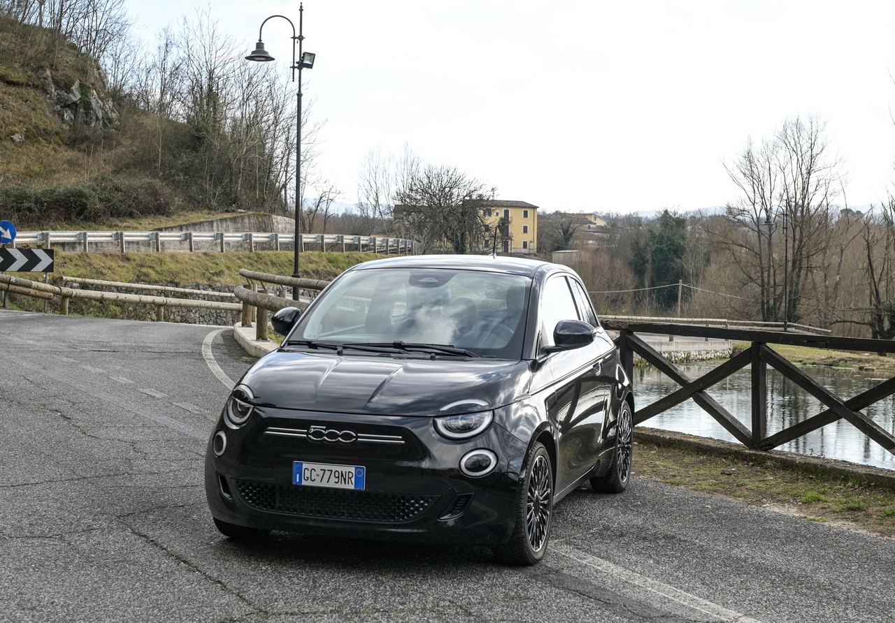 Fiat 500e Icon: la prova su strada