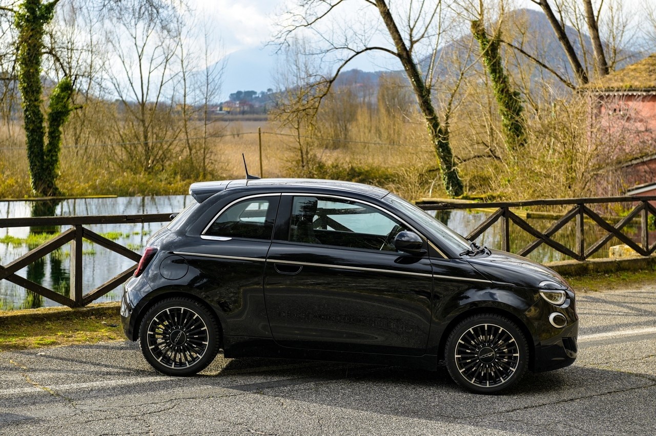 Fiat 500e Icon: la prova su strada