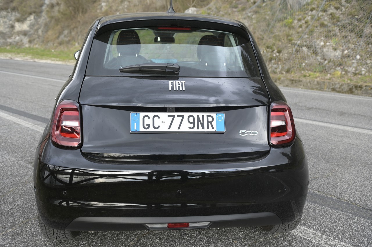 Fiat 500e Icon: la prova su strada