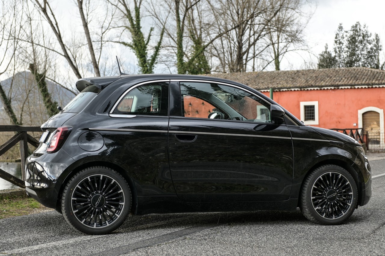 Fiat 500e Icon: la prova su strada