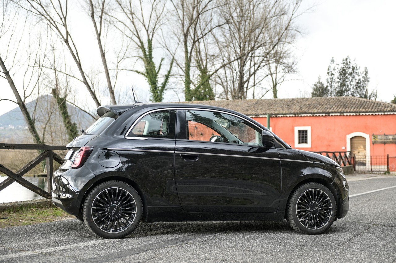 Fiat 500e Icon: la prova su strada