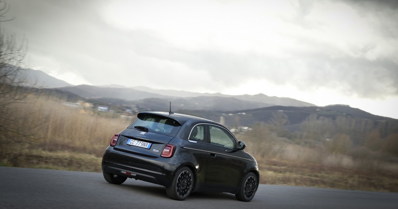 Fiat 500e Icon: la prova su strada