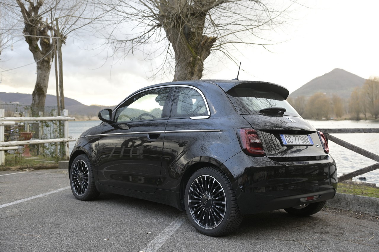 Fiat 500e Icon: la prova su strada