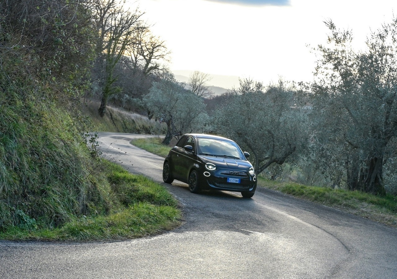 Fiat 500e Icon: la prova su strada