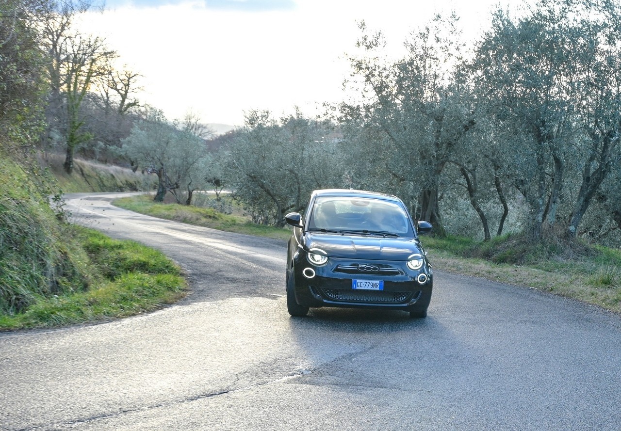 Fiat 500e Icon: la prova su strada