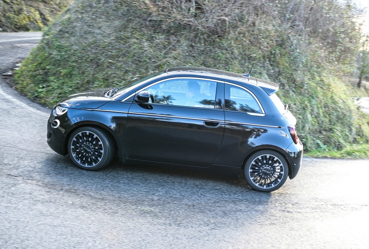 Fiat 500e Icon: la prova su strada