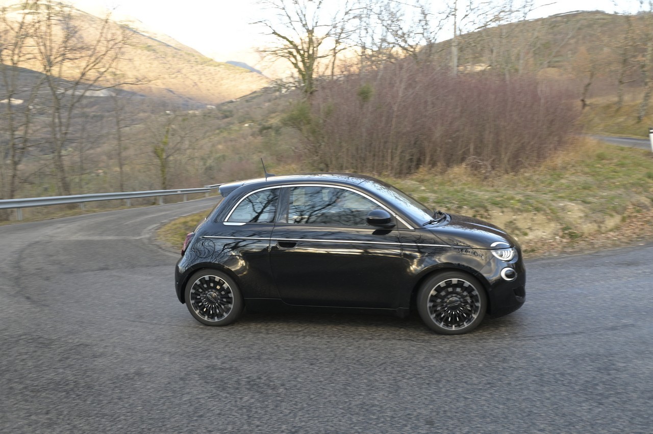 Fiat 500e Icon: la prova su strada