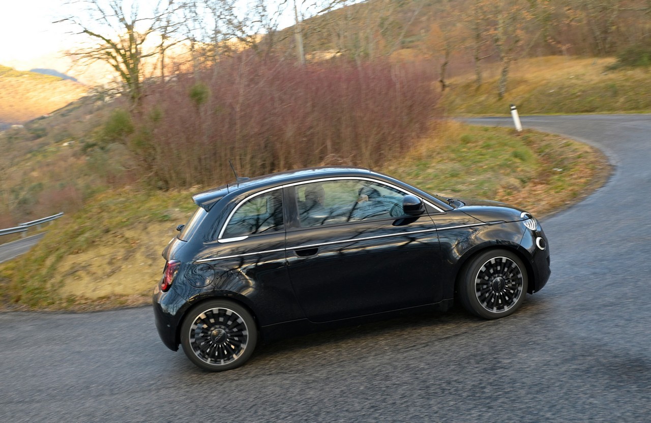 Fiat 500e Icon: la prova su strada