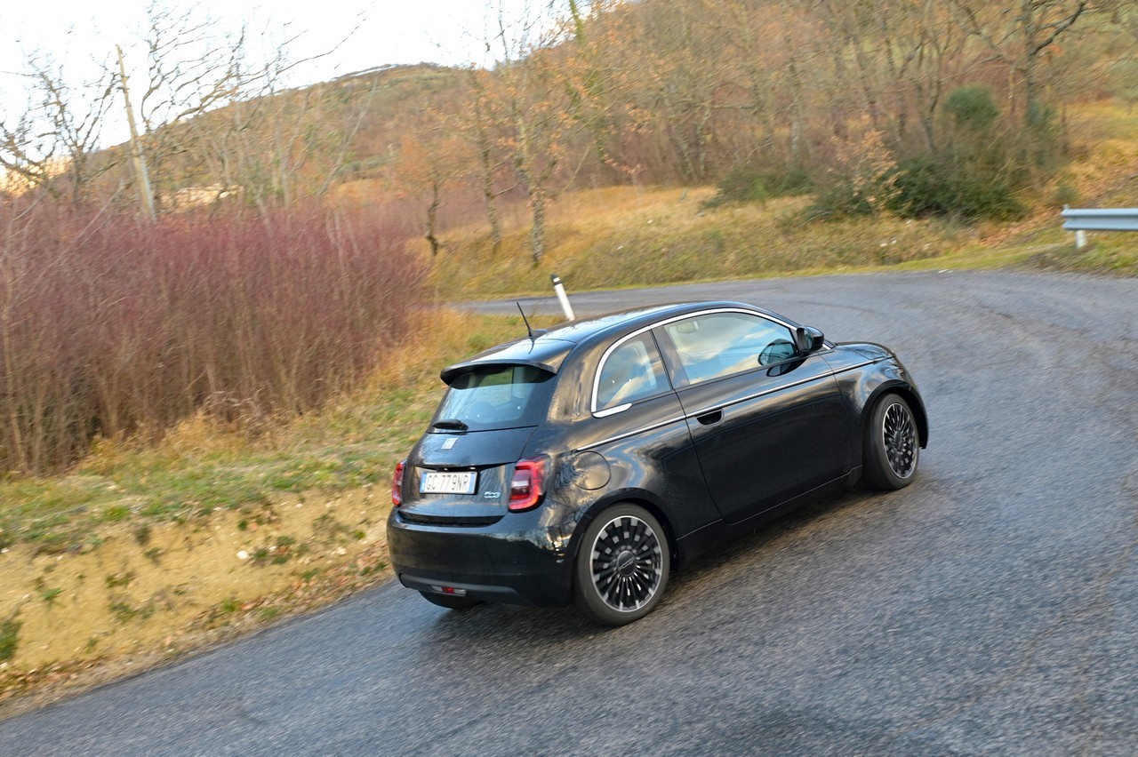 Fiat 500e Icon: la prova su strada