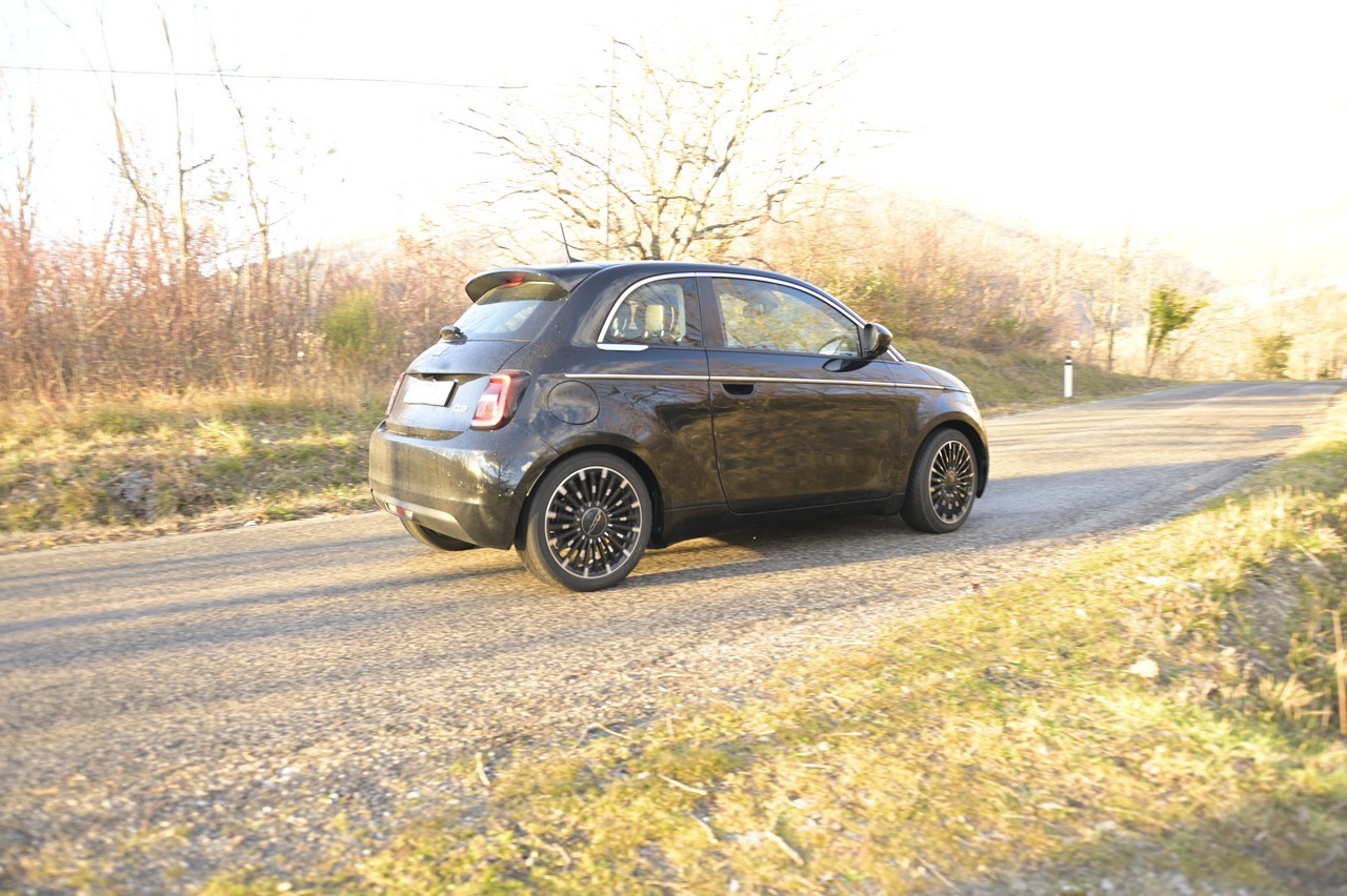 Fiat 500e Icon: la prova su strada