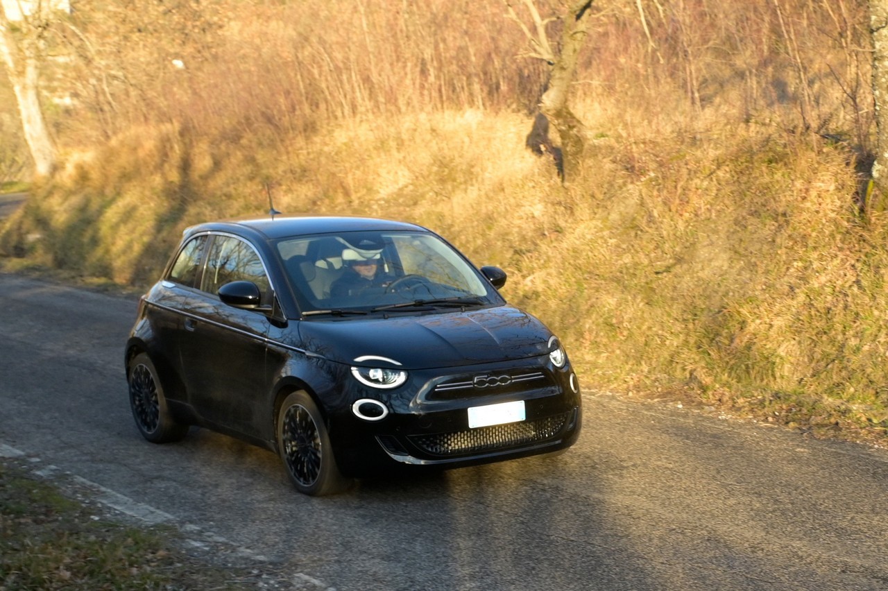 Fiat 500e Icon: la prova su strada