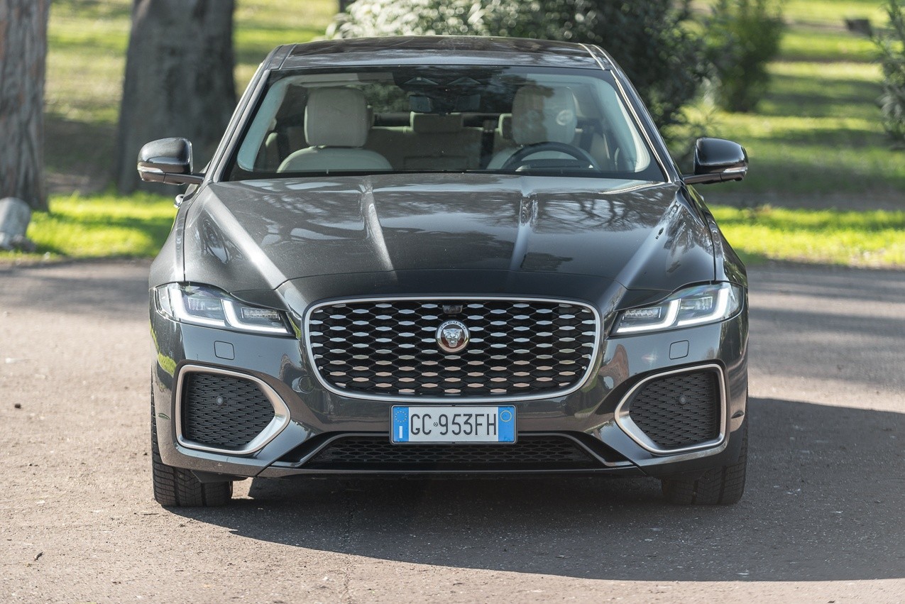 Jaguar XF D200: la prova su strada