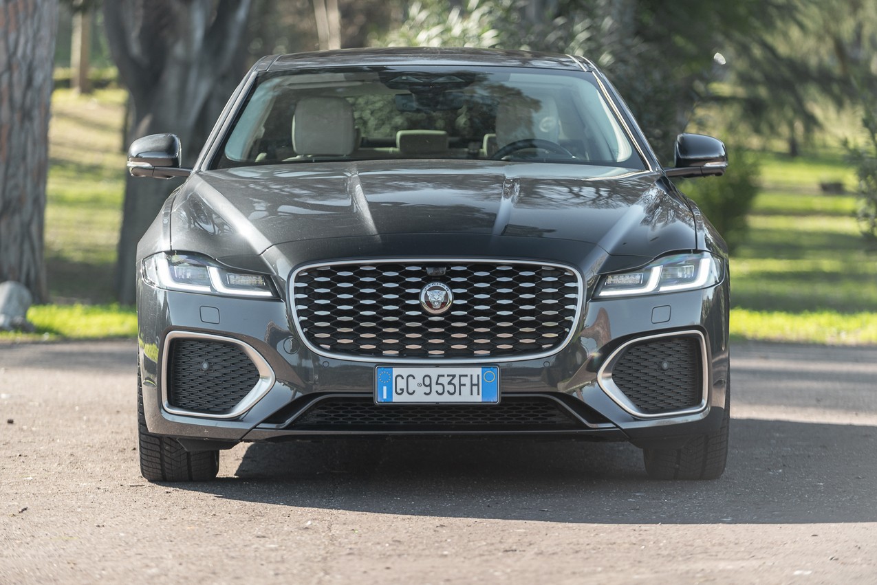 Jaguar XF D200: la prova su strada